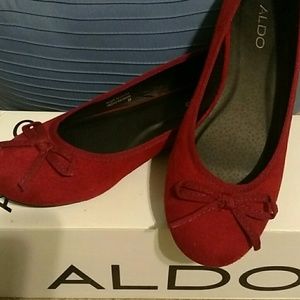 ALDO size 38 red flats, never worn
